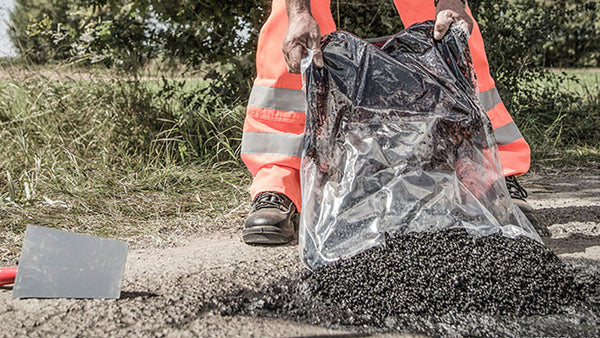 Schlaglöcher und Straßenschäden selbst reparieren – So einfach geht's!