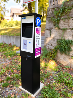 Parkscheinautomat P9 mit Solarversorgung und 10" Touchdisplay
