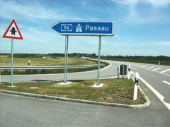Montage von Wegweisern