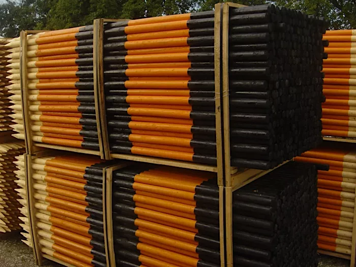 Schneeleitstab 1,50 m aus Holz, schwarz-orange